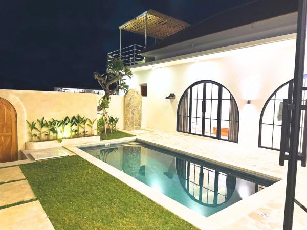 Villa Nata, Забронировать  Отели провинции Бали с парковкой, Парковка