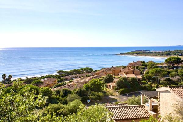 Village in Porto Corallo just 200 meters from the beach, apartments with private outdoor area, Забронировать Апартаменты/квартира Отели Виллапутцу с парковкой, Парковка