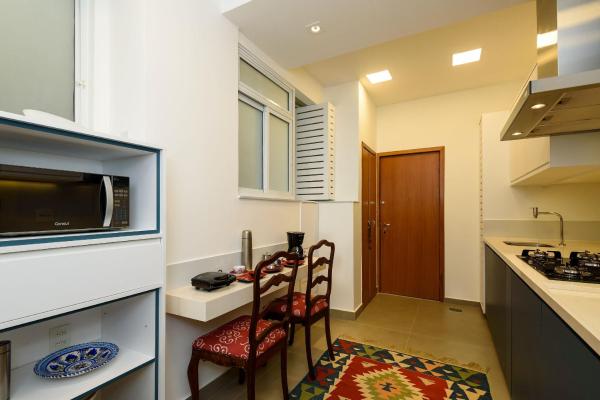 Vista lateral mar, rua tranquila e arborizada, Забронировать  Рио-де-Жанейро штат Рио-де-Жанейро, рядом с Post 3 - Copacabana