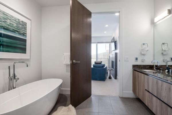 Canyons Village Beautiful 3 Bedroom, Private Hot Tub, Luxury Kitchen, Ski In and Ski Out, Забронировать  Canyons Silver Springs