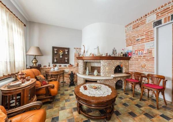 The Antique Villa by PS, Забронировать  Голем Tirana County