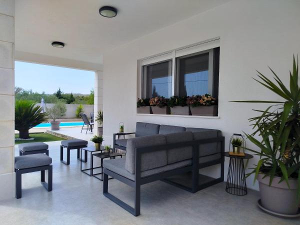 Island Hvar Villa LeChalet with Pool, Забронировать Шале Богомолье Остров Хвар
