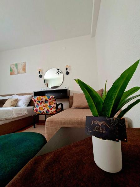 Velu Apartments, Забронировать  Отели Охрид с парковкой, рядом с Пляж Потпеш, Парковка