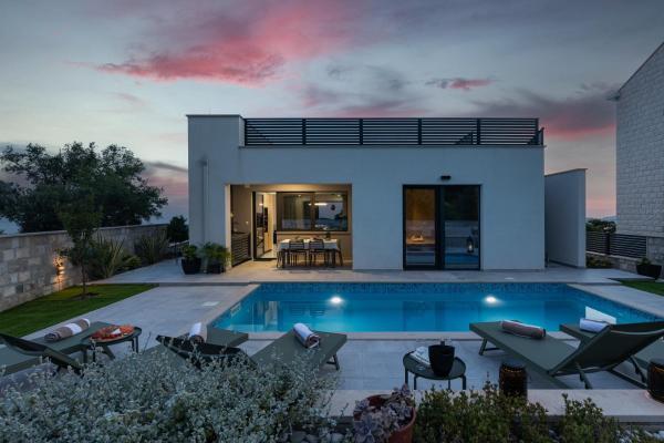 Luxury Villa Gina, Забронировать  Отели Региона Дубровника с парковкой, Парковка