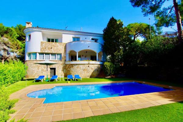 V&V LLORET- Villa Aurora, Забронировать  Отели Льорет-де-Мар с парковкой, рядом с Пляж Льорет-де-Мар, Парковка