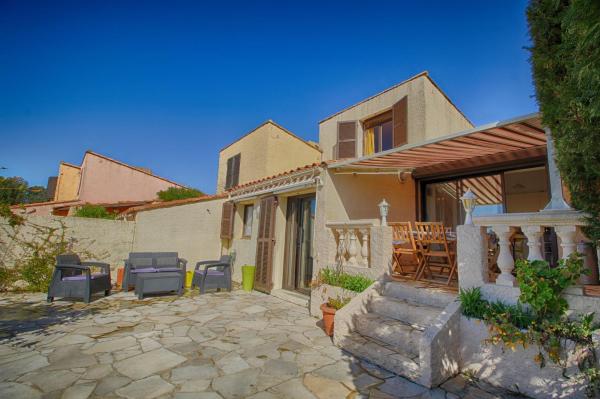 Villa Terra Bella 2 PORTICCIO, Забронировать  Отели Gulf of Ajaccio с парковкой, Парковка