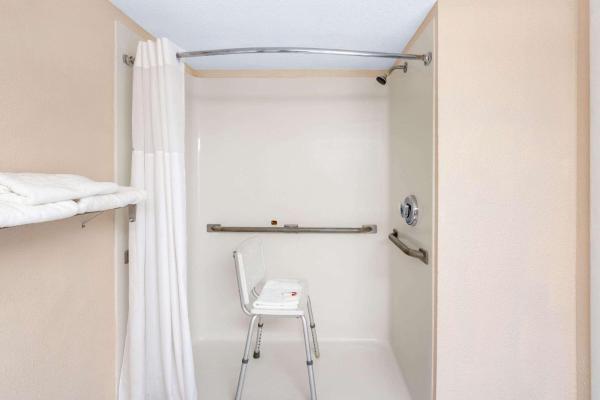 Days Inn by Wyndham Panama City