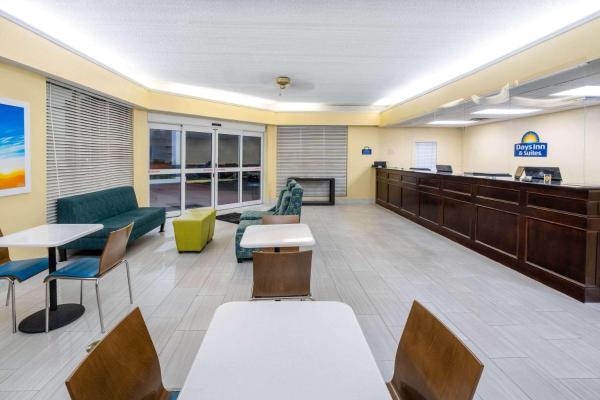 Days Inn by Wyndham Panama City