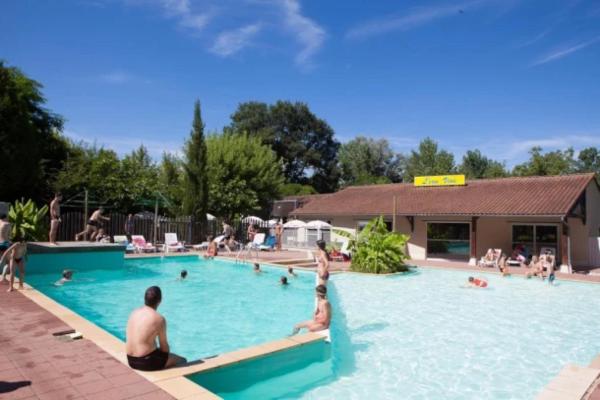 Camping 4 étoiles - Piscine - ccaaagh, Забронировать  Каренак 