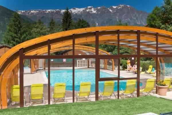 ZEcamping 4 avec piscine couverte chauffée au pied de lAlpe dHuez, Забронировать  Ле-Бур-д'Уазан 