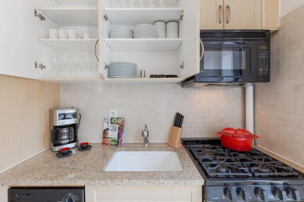 Gorgeous Roomy W Village 1BR w Doorman NYC-131