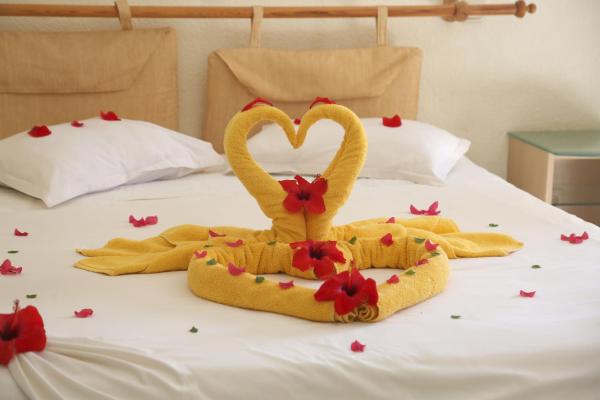 Eden Star Resort, Забронировать  Отели Меденин с бассейном, Бассейн