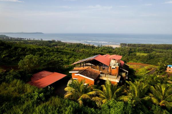 Sea Nest Villa, 3BHK Panoramic Sea View , Ganpatipule, Забронировать  Отели штата Махараштры с парковкой, Парковка
