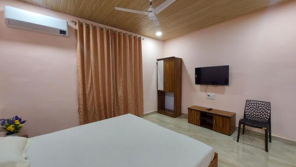 Soham Beach Resort, Diveagar, Забронировать  Отели штата Махараштры с парковкой, Парковка