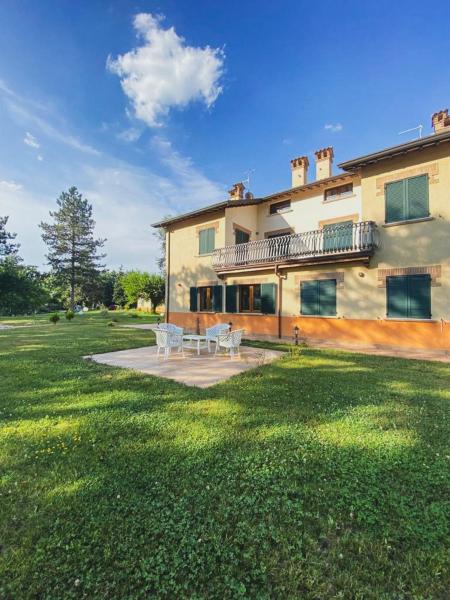 Agriturismo Villa Tadina, Забронировать  Гуальдо-Тадино Умбрия