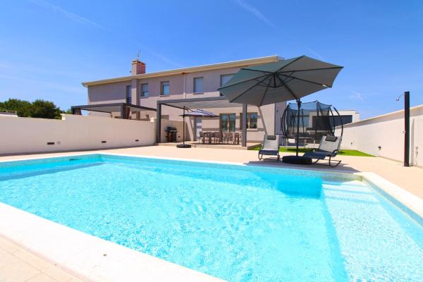 Villa Dream Place 2173, Забронировать  Отели Бале с бассейном, Бассейн