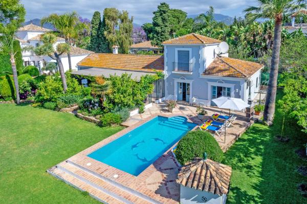 Villa Cortijo Viejo by Villa Plus, Забронировать  Сан-Педро-де-Алькантара Марбелья