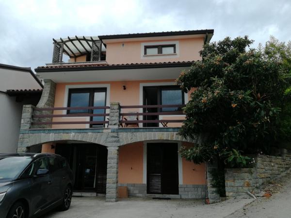 Apartmaji Z Fizine, Забронировать  Отели Словенской Истрия с парковкой, Парковка