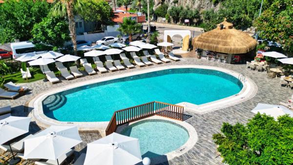 Ata Lagoon Beach Hotel