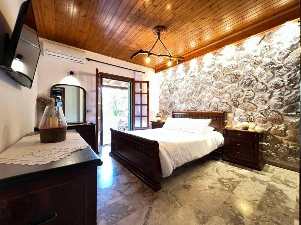 Villa Yiannitsis-Harmony In The Flowers, Acharavi Beach, Забронировать  Литерес Корфу