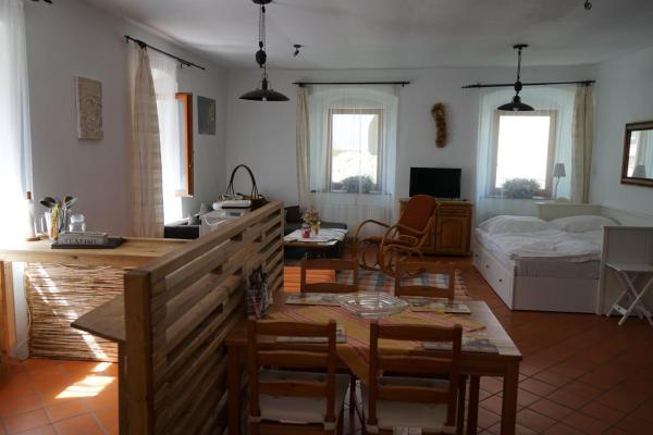 Apartmány Statek Číměř, Забронировать  Чимерж Czech Canada