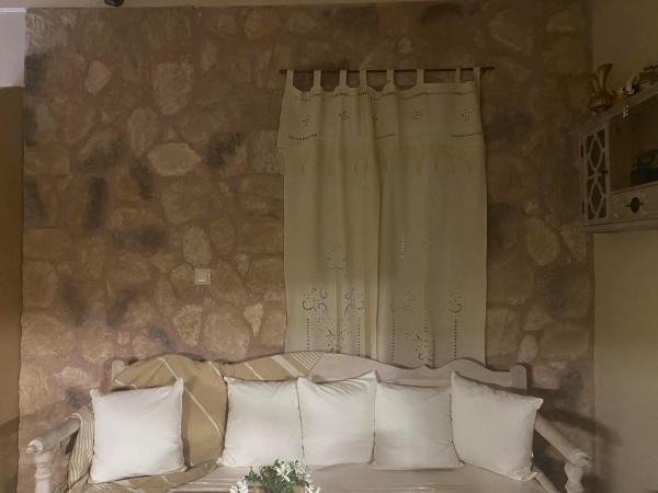 Avas studios, Забронировать  Аркаса 