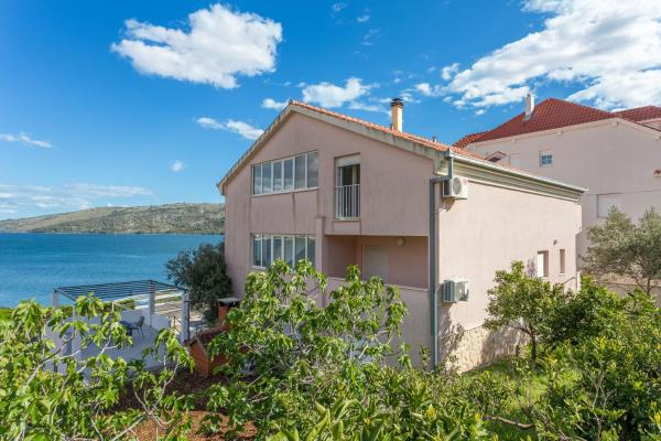 Apartments by the sea Poljica, Trogir - 19316, Забронировать Апартаменты/квартира Апартаменты Марина, Апартаменты/квартира