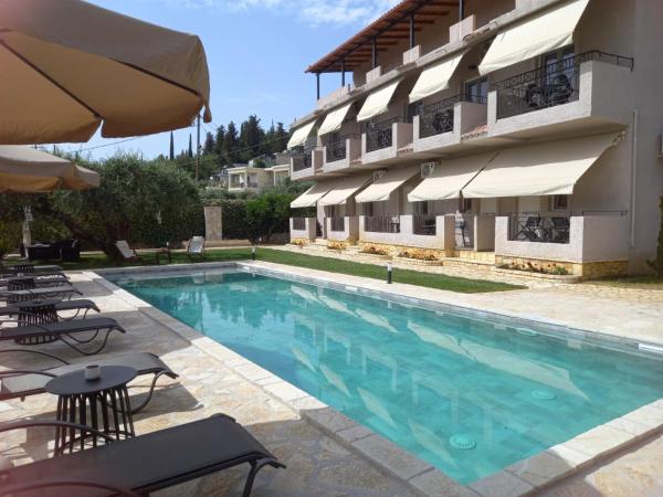 POSEIDON SeaSide Deluxe Suites, Забронировать  Отели Сивота с парковкой, Парковка