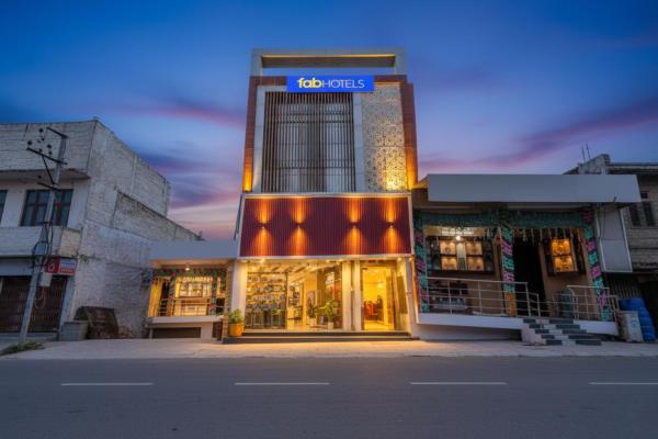 FabHotel Citi Residenci - Nr Banaras Railway Station, Забронировать  Варанаси Варанаси