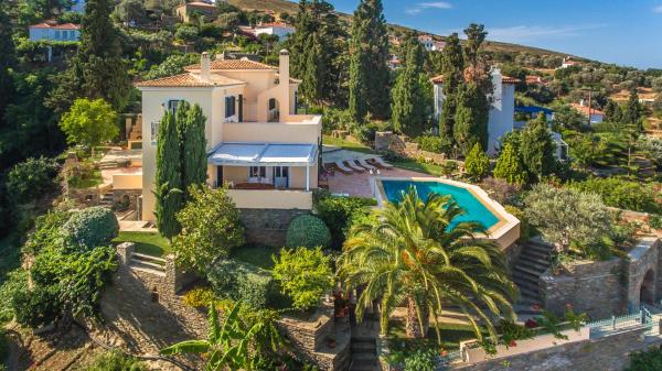 Hortensia Villa - Infinity Pool & Sea Views by Explore Andros, Забронировать  Андрос 