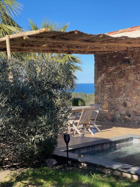 Villa Machja Solenzara, Забронировать  Отели Oriental Coast Corsica с бассейном, Бассейн
