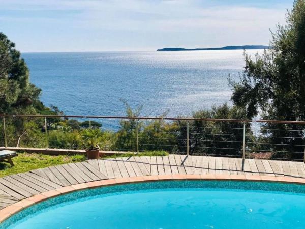Villa les Alizés, Забронировать  Отели Mimosa Road с парковкой, Парковка