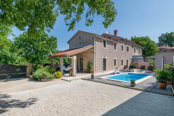 Villa Ena with private pool, Забронировать  Pinezići Истрия