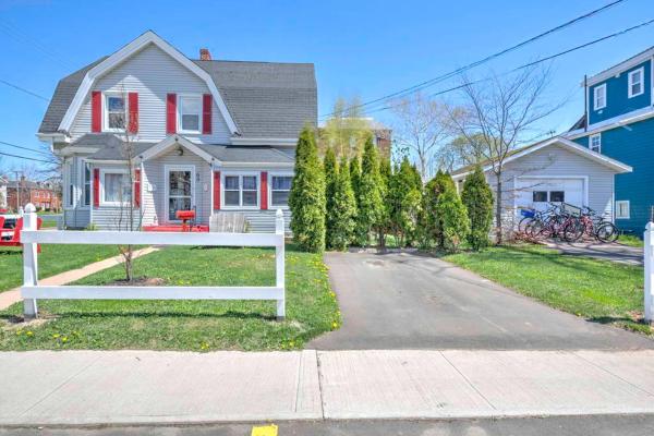 HI Charlottetown Backpackers Inn, Забронировать  Шарлоттаун Остров Принца Эдуарда