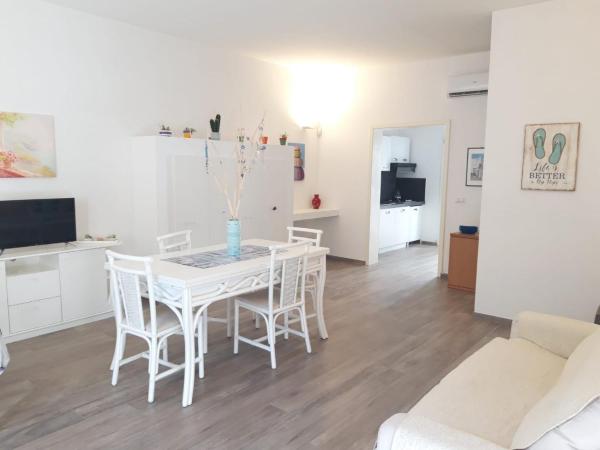 Villa Giada - Mini Piscina con Idromassaggio By Cala Salento, Забронировать  Отели Порто-Чезарео с парковкой, Парковка