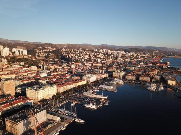 Apartments Budin Adri & Robi Rijeka City Center, Забронировать Апартаменты/квартира Отели Риеки с парковкой, Парковка