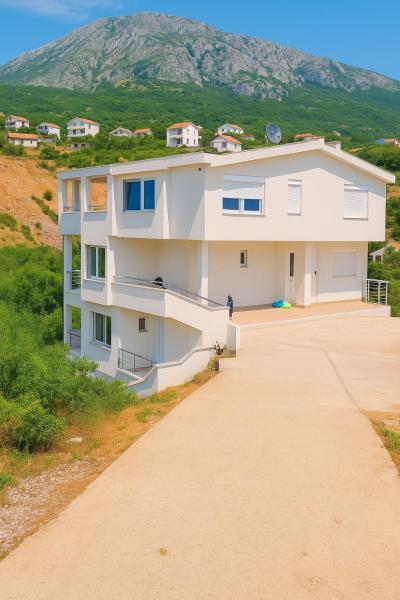 Apartments Lejla, Забронировать Апартаменты/квартира Добра-Вода Округ Бар, рядом с Пляж Велики Пиесак