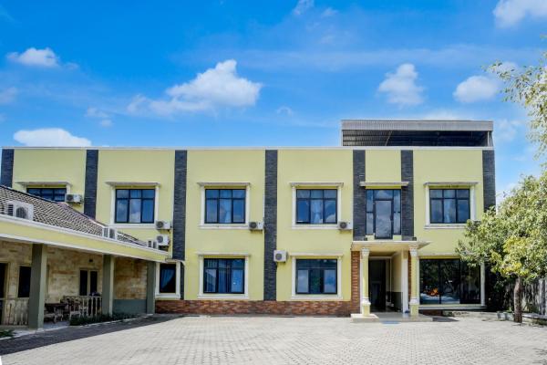 Hotel O near Universitas Widya Dharma formerly Nugraha Residence, Забронировать  Talang Kelapa Суматра