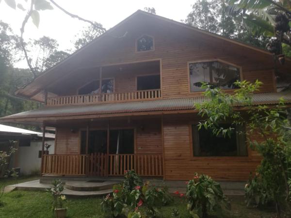 HOSPEDAJE CAMPOS ELÌSEOS