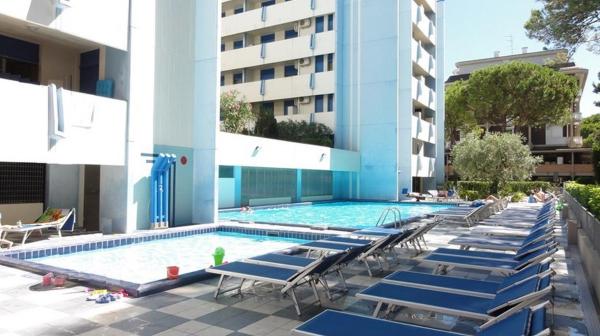 Acapulco, Забронировать  Бибионе Riviera Est