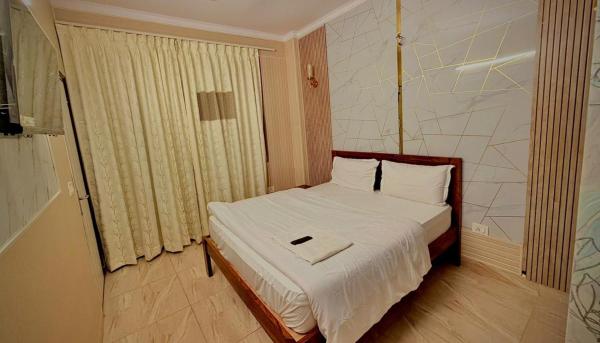 The Raveesh E24 - 2BHK Serviced Apartment, Забронировать  Сакет 