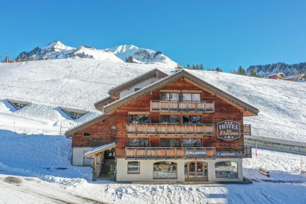 Hotel les Flocons, Забронировать  Ле-Гран-Борнан Лыжный курорт на озере Анси, 3* 4*