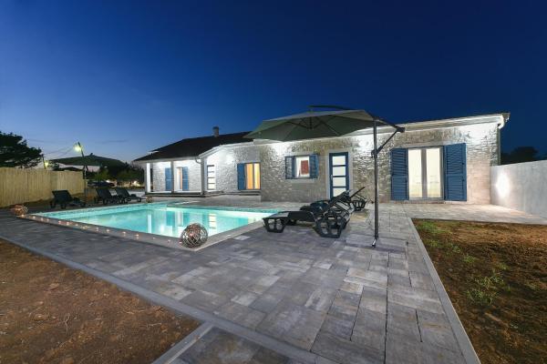 Villa Rafajela - Private Pool, Забронировать  Привлака Задарская жупания