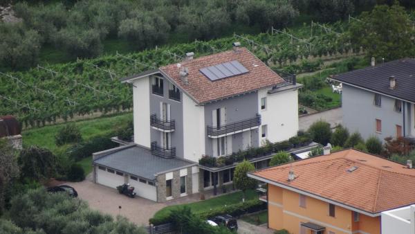 Casa Alice, Забронировать  Отели Alto Garda e Ledro с парковкой, Парковка