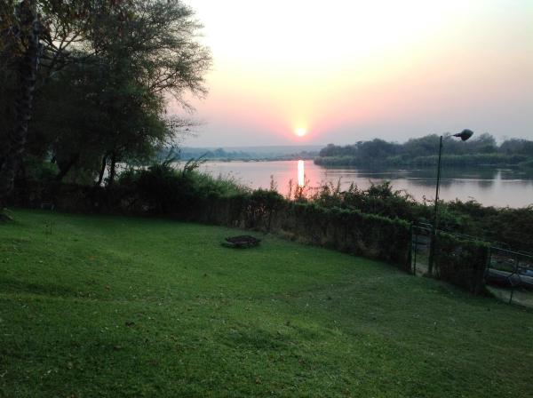 Sundowner Lodge, Забронировать  Hwange Зимбабве