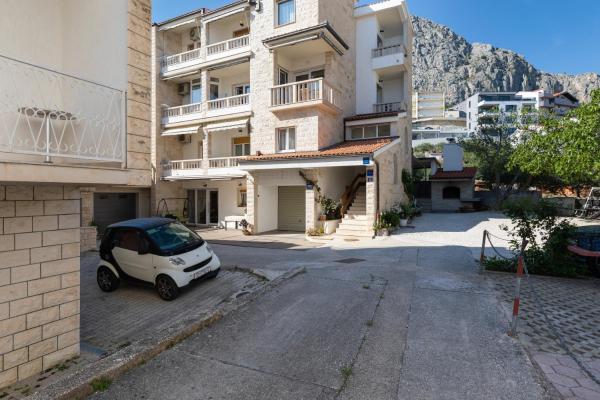Apartments by the sea Duce, Omis - 5973, Забронировать Апартаменты/квартира Омиш Окрестности Сплита