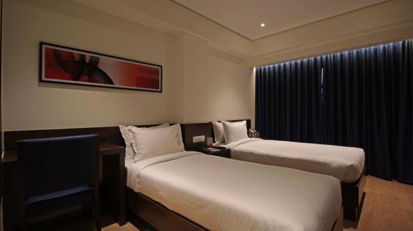 Hotel German Palace Near to Airport, Забронировать  Гандинагар штат Гуджарат