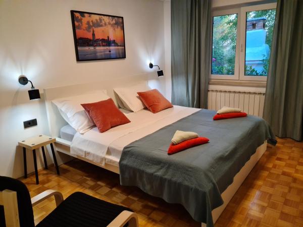 Villa Rosa with yard and childrens playground, Забронировать  Вабрига Poreč Riviera
