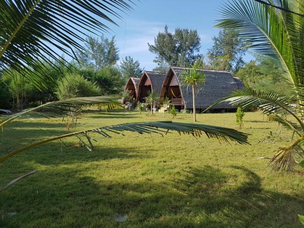 Sasak Island Bungalows, Забронировать  Гили-Мено острова Гили