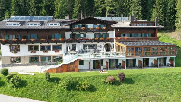 Alpenhotel Ratsberg 1650m, Забронировать  Доббиако Hochpustertal Valley, 3* 4*